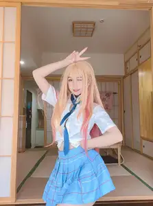 Captivating Kitagawa Marin Cosplay by 不呆猫: Your Favorite Waifu Comes to Life! - image 10