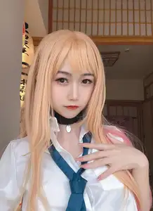 Captivating Kitagawa Marin Cosplay by 不呆猫: Your Favorite Waifu Comes to Life! - image 2