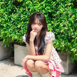 Exploring the Stunning Everyday Style of Thailand's Lisa Blackpink Lookalike - image 5