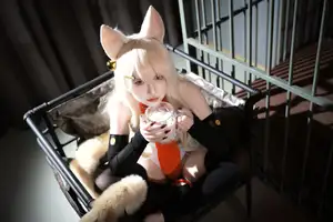 Coser G44: The Enigmatic Charm of Esper Girl Alice (Code 24P) - image 2
