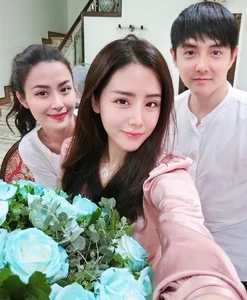 Elegant Wedding Moments of Ông Thoại Liên and Her Mysterious Groom - image 0
