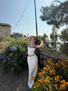 Chi Pu Sets Social Media Ablaze with High-Fashion Curves and Luxury Views - image 5