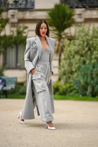 Mastering the Art of Bodycon: How to Wear Tight-Fitting Outfits with Elegance - image 4