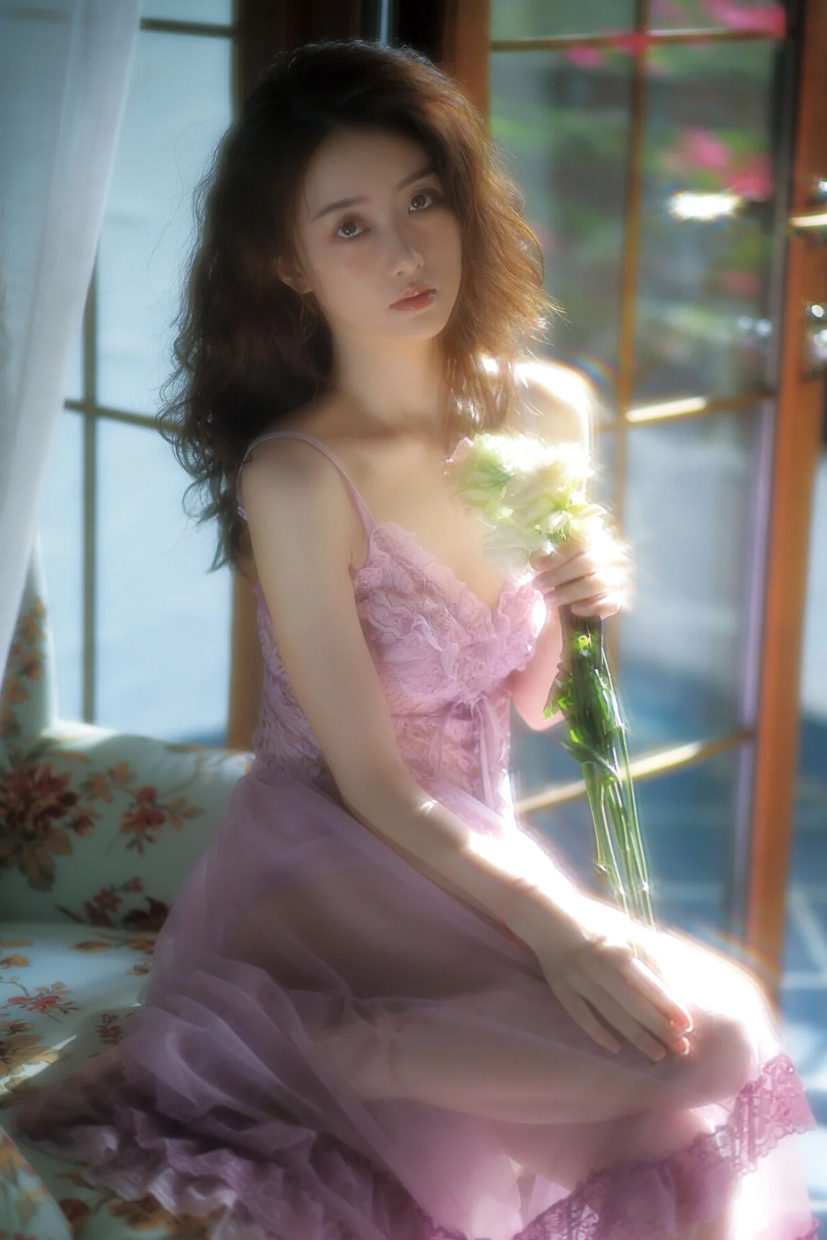 YiTuYu Art Language Vol.10390: Minimalist Elegance and Artistic Photography Featuring Yi Ming
