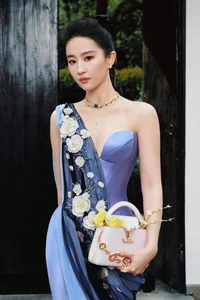 Liu Yifei: The Eternal Beauty and Her Lasting Impact on Global Cinema - image 2