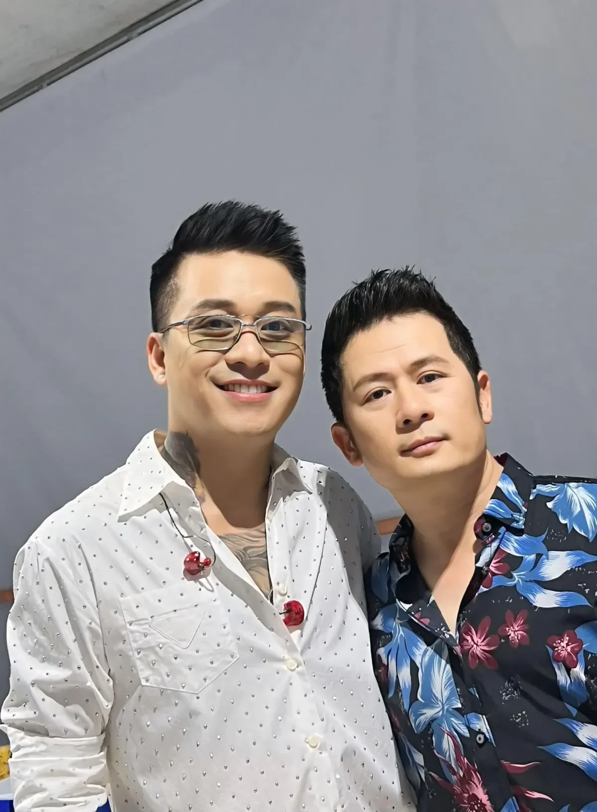 Vietnamese Stars in the Spotlight: Bao Thanh’s Luxury Car Purchase and Mai Phuong Thuy’s Seductive Fashion