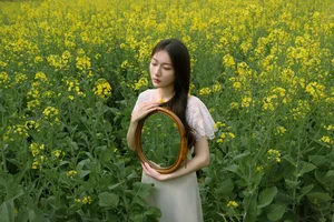 Ethereal Beauty: Xiao Yue Amidst Rapeseed Blooms in Art Language Vol.8948 - image 32