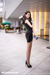 XiuRen No.2241 Yang Chen Chen: Discover the Captivating Charm of a Chinese Model - image 39