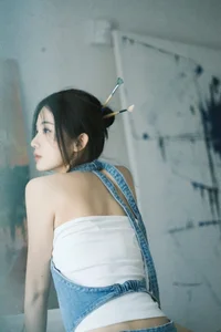 Bold Visual Expressions: YiTuYu Art Language Vol.4955 Featuring Feng - image 0