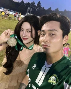 Meet the Attractive Fiancée of Football Star Ho Tuan Tai - image 6