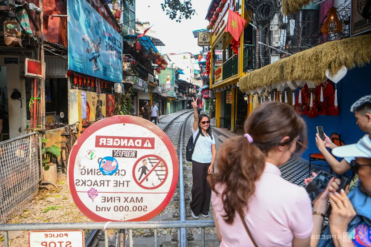 The Quiet Side of Hanoi Train Street: Tourism After Safety Inspections