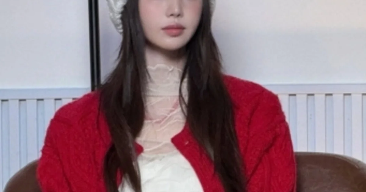 Ageless Beauty: 41-Year-Old Korean Singer and Actress Stuns Fans with Youthful 'Baby Face' Visuals