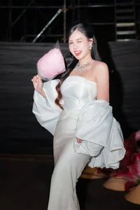 Radiant Beauty of the Yellow Ao Dai at Night - image 1
