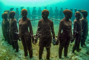 Exploring the Mystical Underwater Statue Forest: A Unique Submerged Art Gallery - image 0