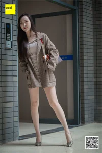 Urban Casual Elegance: Meeting Yunzhi in a Modern Neighborhood Setting - IESS Gallery - image 0