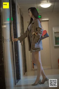 Urban Casual Elegance: Meeting Yunzhi in a Modern Neighborhood Setting - IESS Gallery - image 5