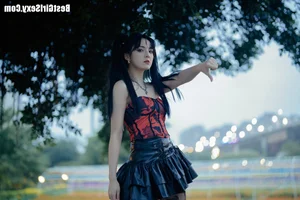 YiTuYu Art Language Vol.4057: Captivating Visuals and Expressive Artistry with Dudu - image 18