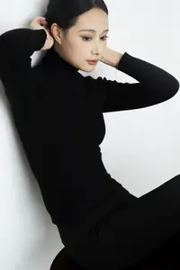 Discover Yi Ming Vol. 8805: Elegant, Captivating Beauty in the YiTuYu Collection - image 6