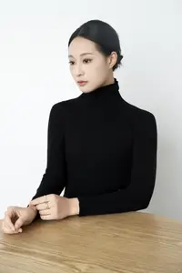 Discover Yi Ming Vol. 8805: Elegant, Captivating Beauty in the YiTuYu Collection - image 2