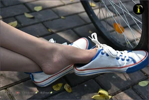 IESS Puhui Collection 033: Model Qiqi in the 16-Year-Old Bicycle Girl Photo Series - image 27