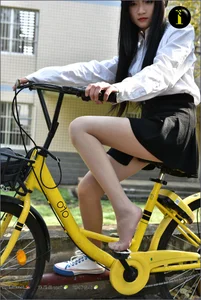 IESS Puhui Collection 033: Model Qiqi in the 16-Year-Old Bicycle Girl Photo Series - image 28