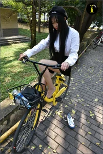 IESS Puhui Collection 033: Model Qiqi in the 16-Year-Old Bicycle Girl Photo Series - image 36