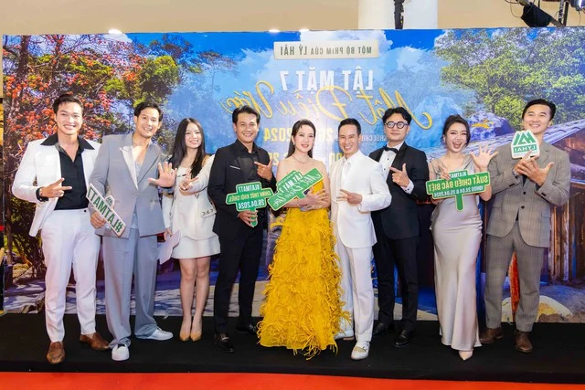 Red Carpet Elegance: Vietnamese Stars Shine at Ly Hai's Highly Anticipated Movie Premiere