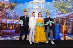Red Carpet Elegance: Vietnamese Stars Shine at Ly Hai's Highly Anticipated Movie Premiere - image 6