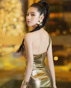 Discover the Timeless Elegance and Fashion Influence of Jolie Nguyen - image 84