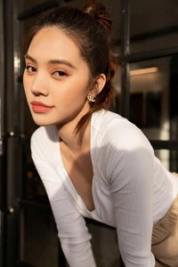 Discover the Timeless Elegance and Fashion Influence of Jolie Nguyen - image 83