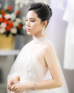 Discover the Timeless Elegance and Fashion Influence of Jolie Nguyen - image 57