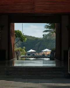 Summer Travel Inspiration: Exploring the Grand Vacation Plans of Khoai Lang Thang, Chan La Cà, and Top Travel Bloggers - image 43