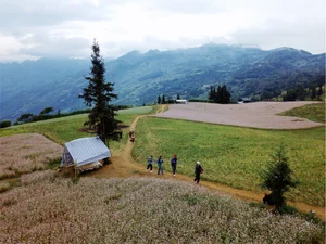 Summer Travel Inspiration: Exploring the Grand Vacation Plans of Khoai Lang Thang, Chan La Cà, and Top Travel Bloggers - image 13