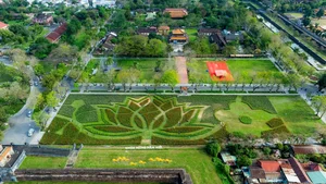 Stunning Giant Lotus Flower Installation at Hue Imperial City: A Vibrant Lunar New Year Celebration in Vietnam - image 2