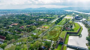 Stunning Giant Lotus Flower Installation at Hue Imperial City: A Vibrant Lunar New Year Celebration in Vietnam - image 10