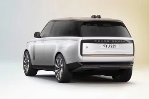 Range Rover SV Ultra 2026: Immersive Luxury with Haptic Floors and Leather-Free Interiors - image 9