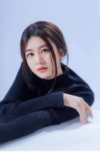 Dreamy Beauty Gallery: Capturing the Ethereal Charm of Hoang Huong in Artistic Portraits - image 18