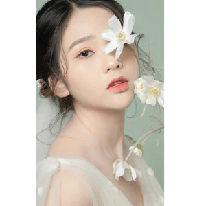 Dreamy Beauty Gallery: Capturing the Ethereal Charm of Hoang Huong in Artistic Portraits - image 2