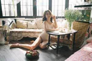 Dreamy Beauty Gallery: Capturing the Ethereal Charm of Hoang Huong in Artistic Portraits - image 20
