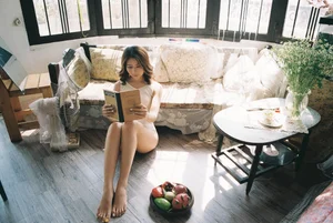 Dreamy Beauty Gallery: Capturing the Ethereal Charm of Hoang Huong in Artistic Portraits - image 22
