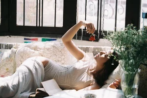 Dreamy Beauty Gallery: Capturing the Ethereal Charm of Hoang Huong in Artistic Portraits - image 19