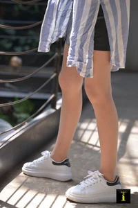 IESS Puhui 153: A Li in the Purest 34-Yard White Sneakers Collection - image 51