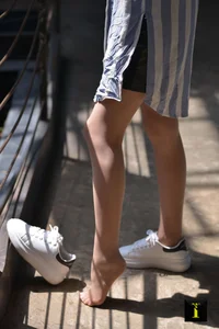 IESS Puhui 153: A Li in the Purest 34-Yard White Sneakers Collection - image 40