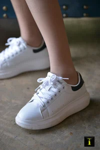 IESS Puhui 153: A Li in the Purest 34-Yard White Sneakers Collection - image 78