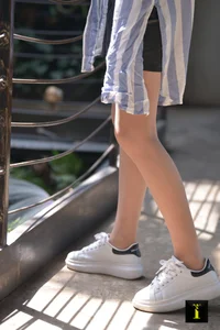 IESS Puhui 153: A Li in the Purest 34-Yard White Sneakers Collection - image 70
