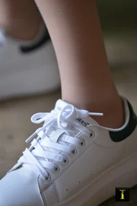 IESS Puhui 153: A Li in the Purest 34-Yard White Sneakers Collection - image 73
