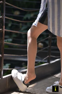 IESS Puhui 153: A Li in the Purest 34-Yard White Sneakers Collection - image 8