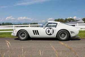 The Legendary White Ferrari 250 GTO: A Multi-Million Dollar Masterpiece of Timeless Elegance - image 2