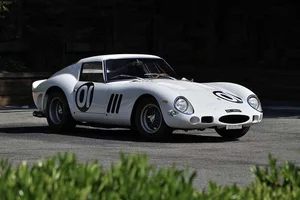 The Legendary White Ferrari 250 GTO: A Multi-Million Dollar Masterpiece of Timeless Elegance - image 5