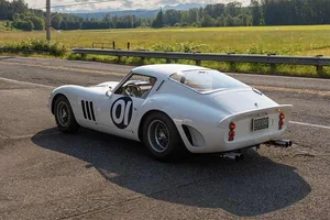 The Legendary White Ferrari 250 GTO: A Multi-Million Dollar Masterpiece of Timeless Elegance - image 10